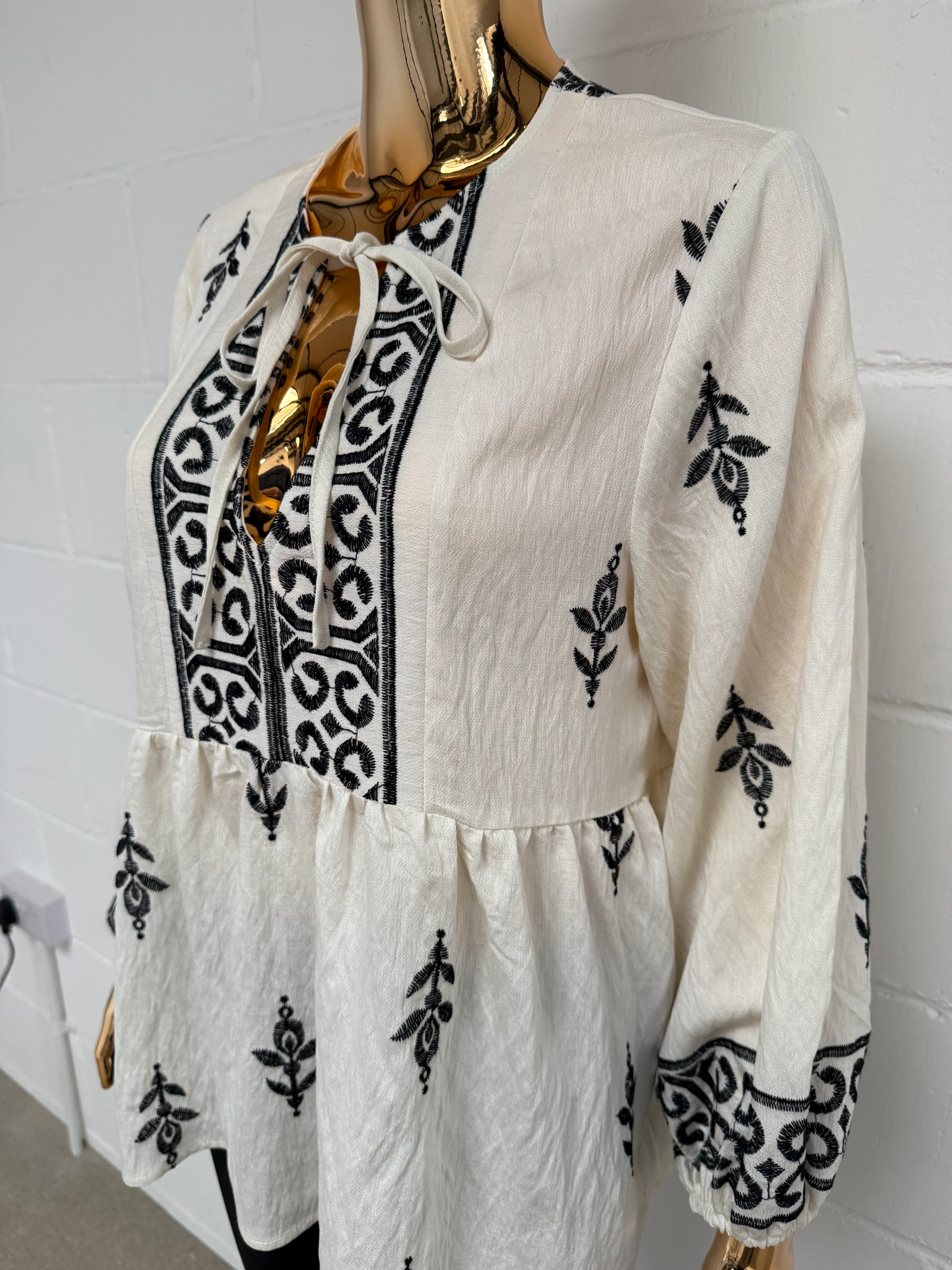 Cream Peplum Tie Up Top With Black Detailing - Image 5