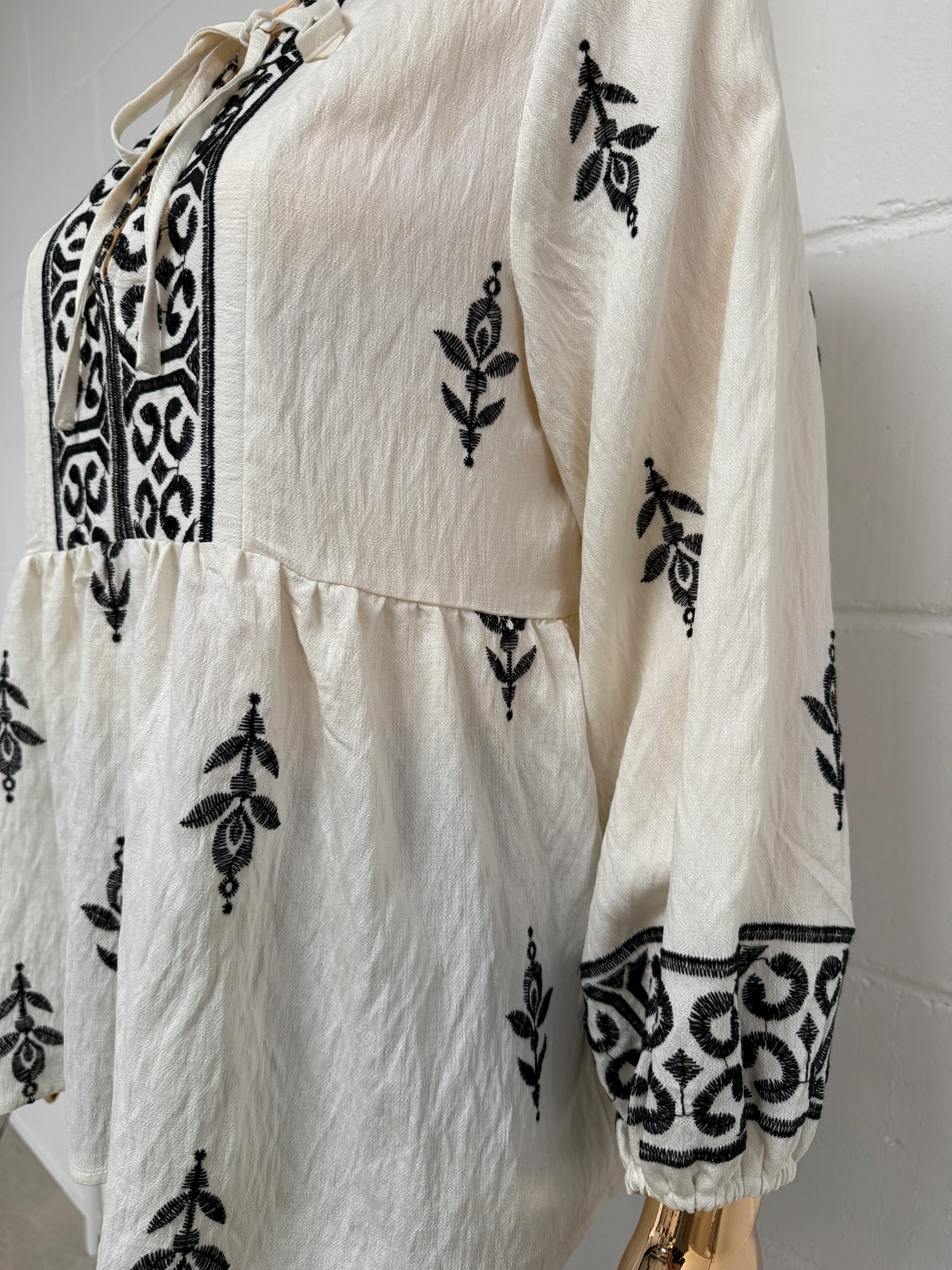 Cream Peplum Tie Up Top With Black Detailing - Image 6