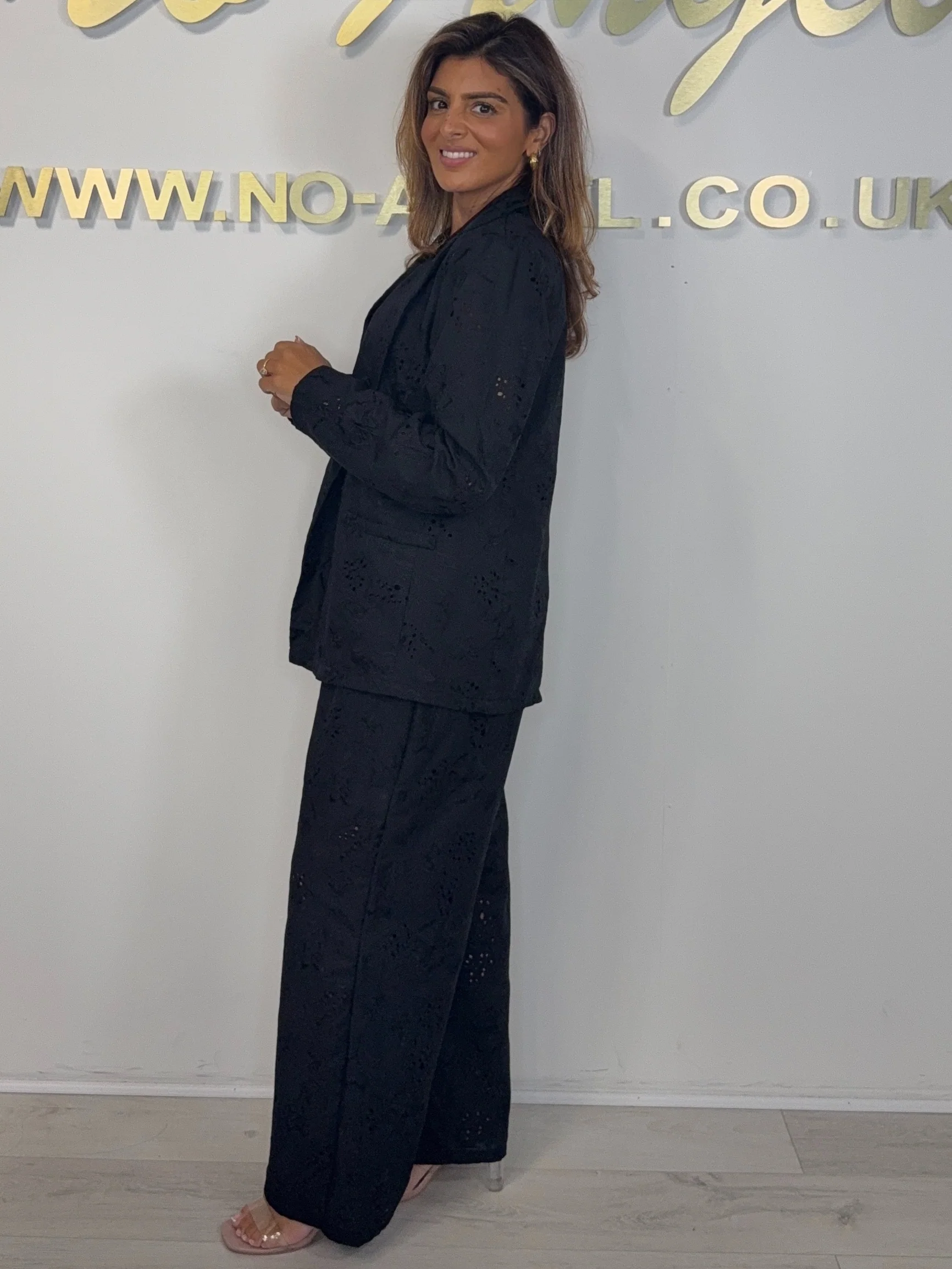 Embroidery Anglaise Oversize Blazer & Trouser Co-ord (2 Colours) - Image 4