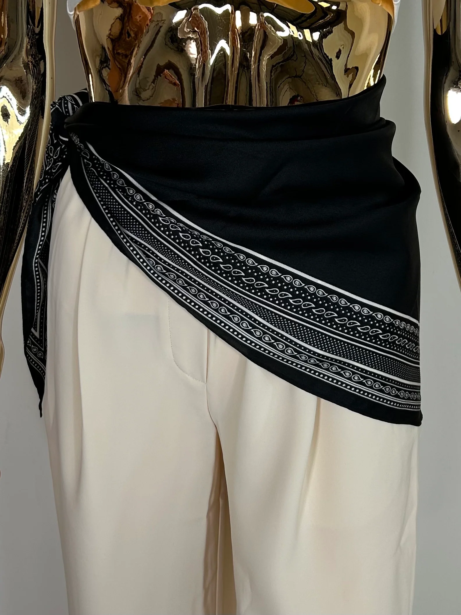 Paisley Print Scarf - Image 9