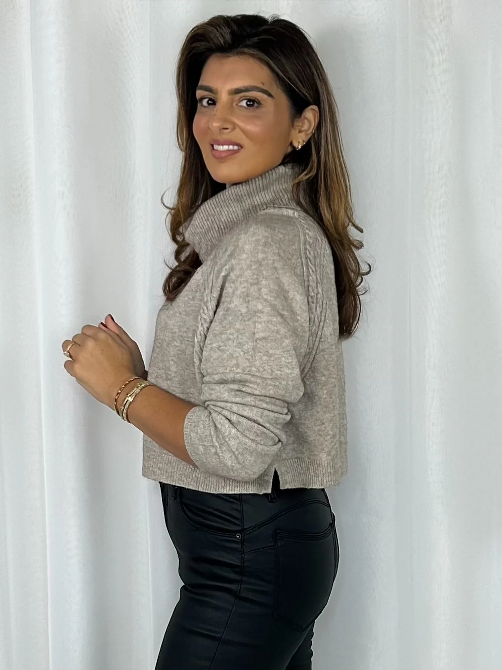 Roll Neck Cable Design Soft Knit Cropped Jumper (4 Colours) - Image 8